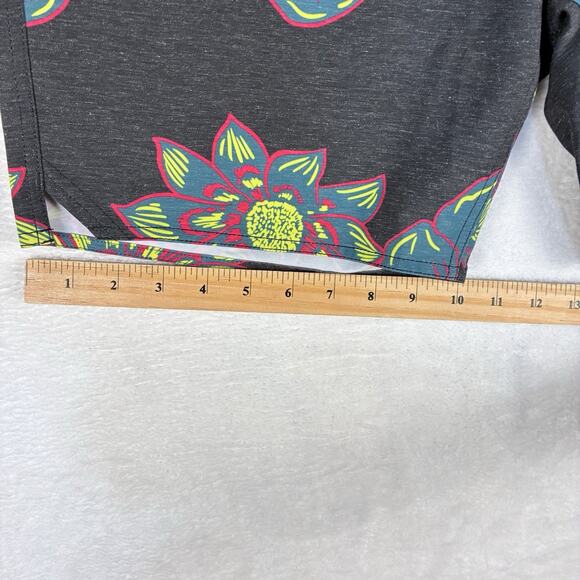 Roark Mens 30 Passage Aurora Flora Black Gray Hawaiian Surf Swim Board Shorts - Picture 10 of 10